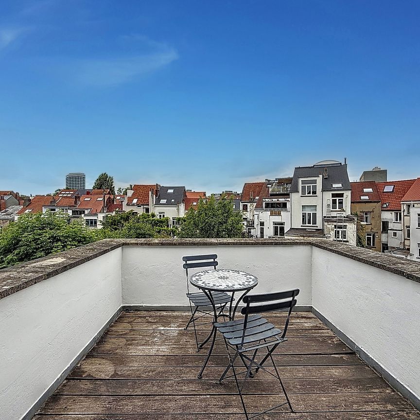 Flat - for rent - Photo 1