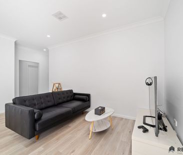 Modern Family Home in Cobblebank - Photo 1