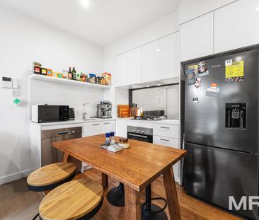Chic furnished living in the heart of Brunswick West - Photo 3