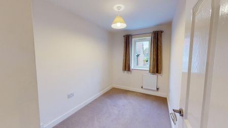 4 bedroom semi-detached house to rent - Photo 3