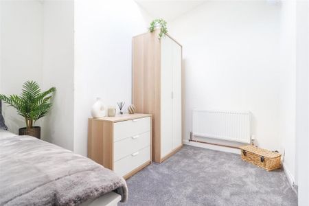 1 bedroom in a house share to rent - Photo 3