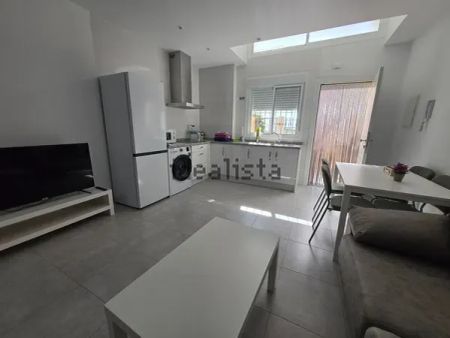 Alquiler de piso en Calle Sarajevo - Photo 2