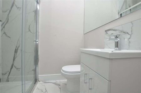 Amalie Place, Lynchford Road, Farnborough, Hampshire, GU14 - Photo 5