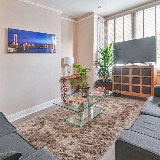 Manchester Road, Isle Of Dogs, E14 - Photo 1