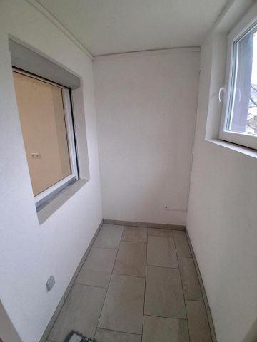 Vermiete 3 Zimmer Souterrain Wohnung - Foto 2