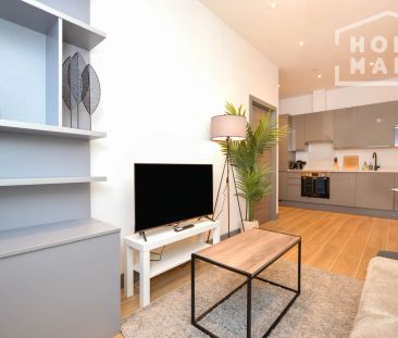 Avenir Court, N12 - Photo 1