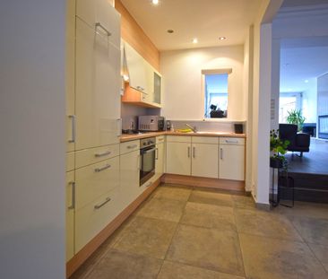 KARAKTERVOLLE WONING MET STADSTUIN - Photo 3