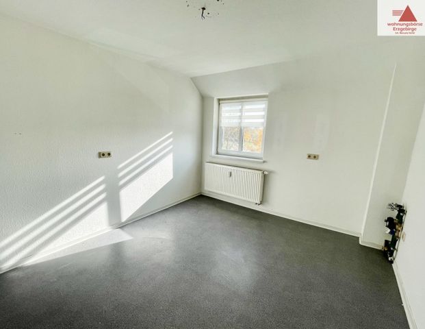 Geräumige 2-Raum-Dachgeschosswohnung in Deutscheinsiedel - Photo 1