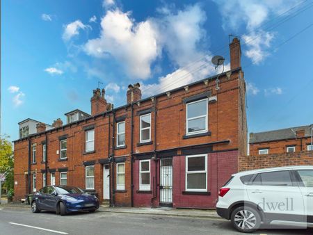 2 bedroom terraced house to rent - Photo 4