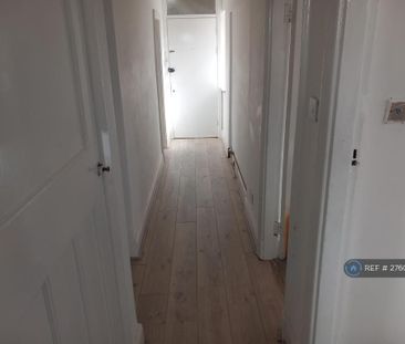 1 bedroom in a flat share to rent - Photo 6