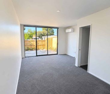 Charming 2 bedroom townhouse - Photo 1