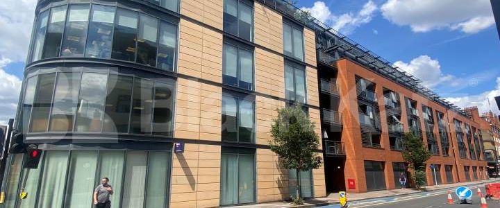 Larger than average superbly located stylish apartment - Photo 1