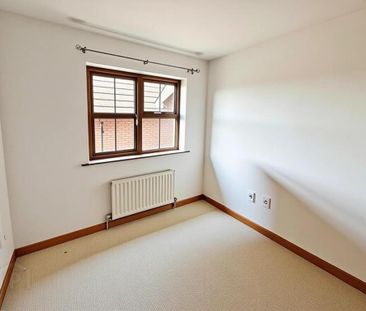 11 Kings Chase, Maze, Lisburn, BT27 5ST - Photo 4