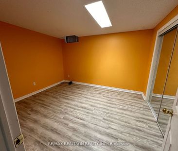 For Lease - 426 Herridge Circle, Newmarket, Ontario - Photo 1