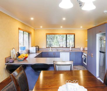 Modern and Spacious - Photo 5