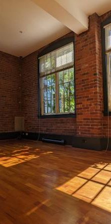 **Pet friendly** Heritage Building with Exposed Brick - 2 Bdr 1 Bath - Photo 1