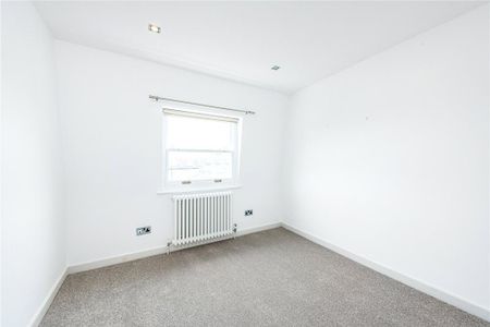 4 bedroom terraced house to rent - Photo 5