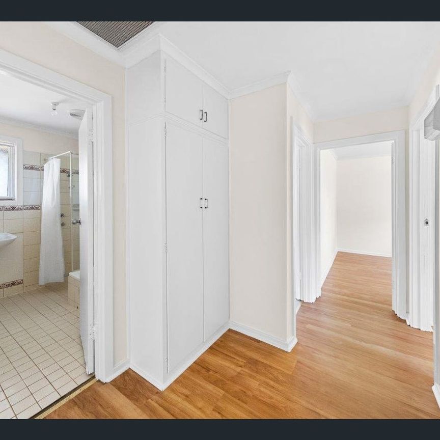 Neat & Comfortable Family Home in a Convenient Location - Photo 1