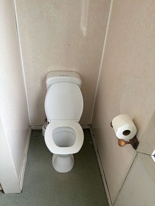 Charming 3BR Home with Courtyard & Deck - Photo 1