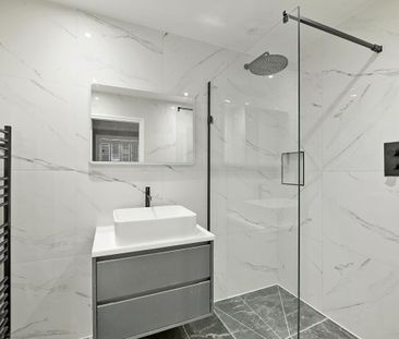 A tasteful home, finished to an exceptional standard, in one of Windsor’s most coveted locations. - Photo 5