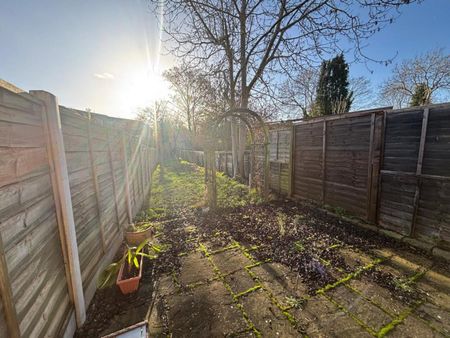 2 Bedroom Terraced House - Photo 3