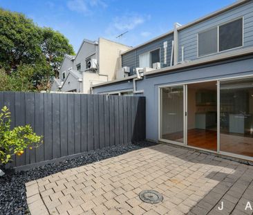 Contemporary Comfort in the Heart of Seddon - Photo 3