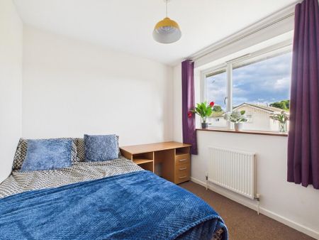 6 bedroom detached house to rent - Photo 2