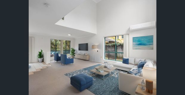 SPACIOUS FAMILY HOME ON FLAT BLOCK - Photo 1
