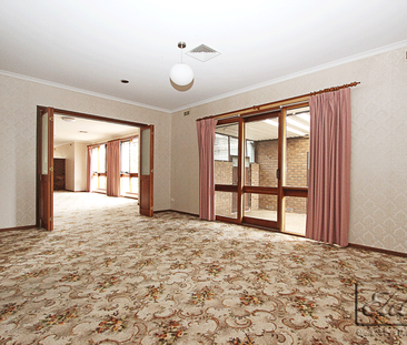 Large Family Home in Highly Sought After Strathdale - Photo 5