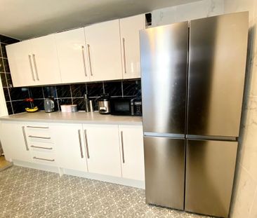1 bedroom in a house share to rent - Photo 4