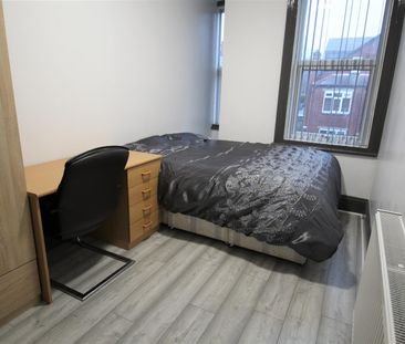 8 bedroom terraced house to rent - Photo 2