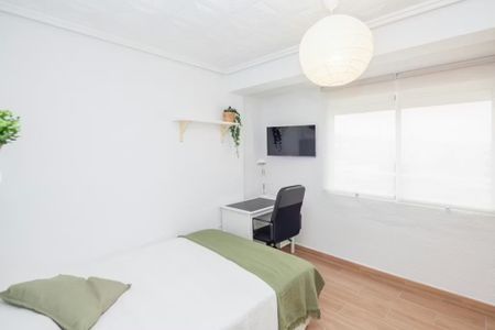 Carrer dEscalante, Valencia, Valencian Community 46011 - Photo 5