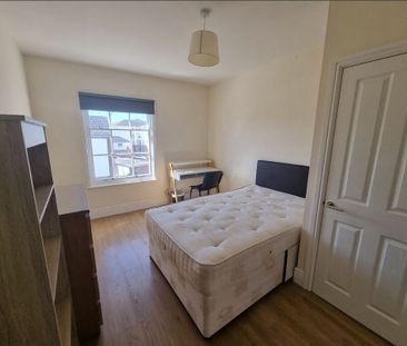 6 Bed Student Accommodation - Photo 2