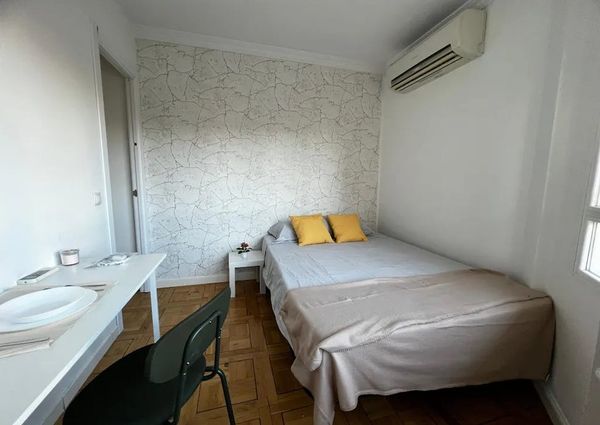 Calle de la Infanta Mercedes, Madrid, Community of Madrid 28020