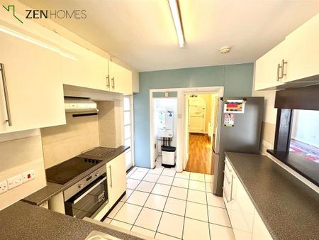 3 bedroom semi-detached house to rent - Photo 3