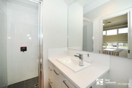 FOUR BEDROOM FAMILY HOME - Photo 2