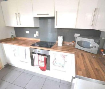 Basingstoke Road, Reading, Berkshire, RG2 - Photo 4