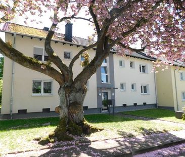 Wie schön ist das denn: 2 renovierte Zimmer mit schönem Balkon in r... - Photo 3