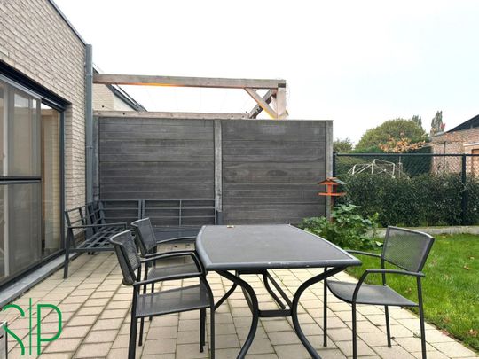 Moderne woning met 3 slaapkamers, garage en tuintje gelegen in het centrum van Geel. - Photo 1