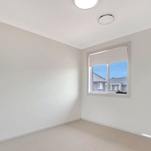 Contemporary Living - Photo 2