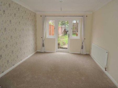 3 bedroom semi-detached house to rent - Photo 2