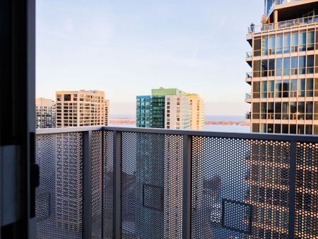 For Lease - 10 York Street Unit# 3205, Toronto, Ontario - Photo 5