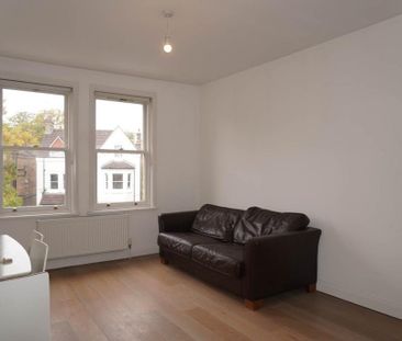 3 bedroom flat to rent - Photo 1