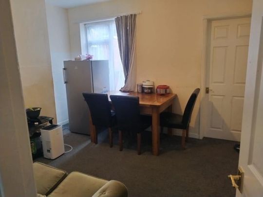 Room in a Shared House, Cardigan Road, RG1 - Photo 1