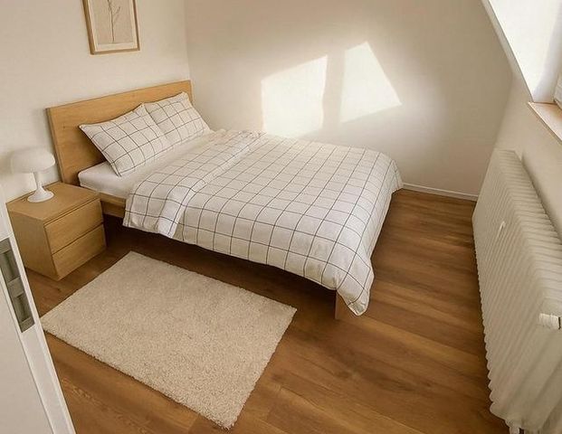 Wunderschöne 3,5-Zimmer-EG-Wohnung (76 m²) mit eigenem Eingang & Garten - Foto 1