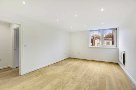 Orchard Road, TW9, London - Photo 3