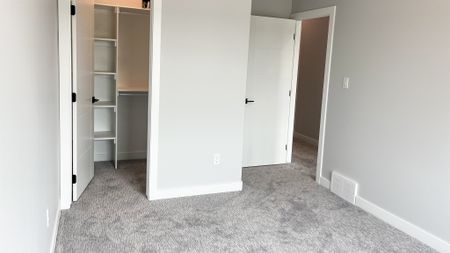 4 Bed Beautiful Home For Rent In Spruce Grove. - Photo 3