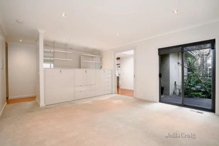 4 Bed, 2 Bath - Photo 3