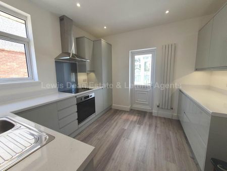 2 bedroom detached bungalow to rent - Photo 3
