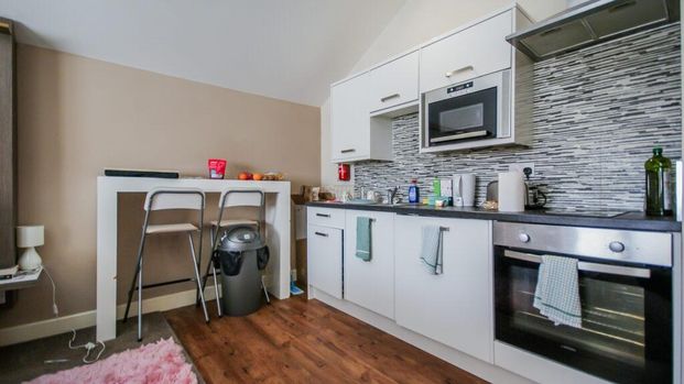 Studio to rent - Photo 1